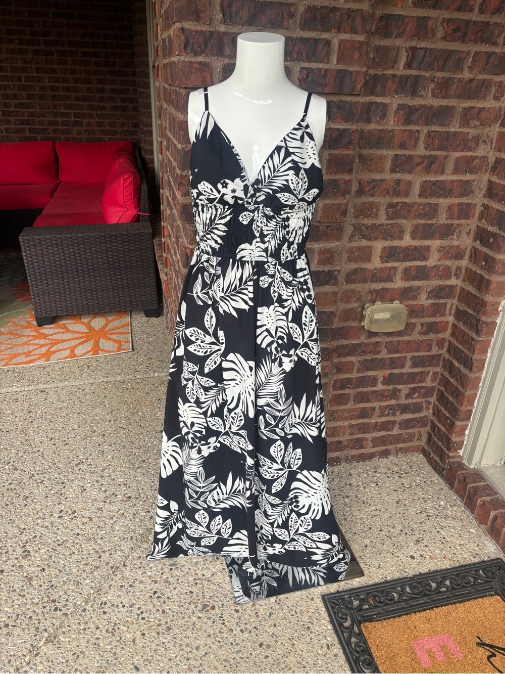 Haute Monde Black White Tropical Palm Leaf Smocked Maxi Dress Boho Size Medium